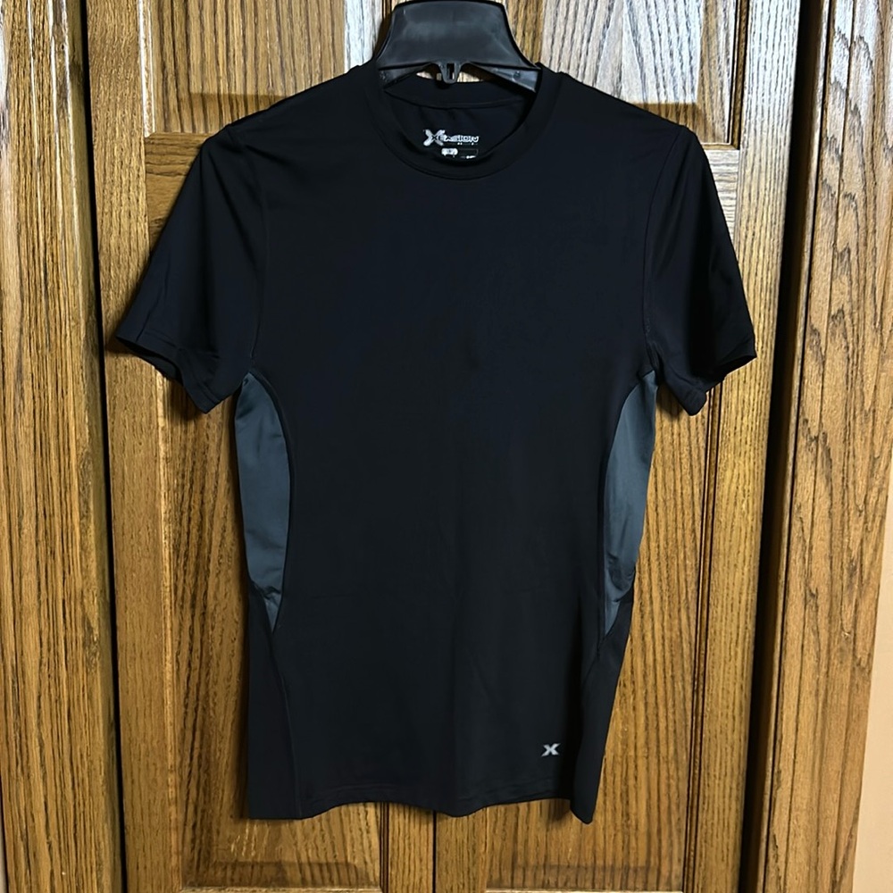 Xersion Men’s Black/Gray T-Shirt - Small